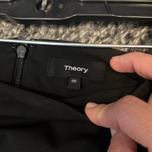 Theory Black skirt - Picture 3 of 3
